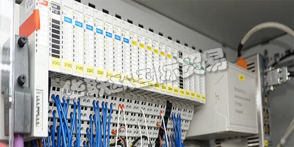 ALFREDKUHSE是您個(gè)人開(kāi)關(guān)設(shè)備和控制系統(tǒng)的成熟制造商。他們從一個(gè)來(lái)源提供所有服務(wù)。ALFREDKUHSE是您的合作伙伴，從咨詢和規(guī)劃到生產(chǎn)和調(diào)試，再到支持，維護(hù)和現(xiàn)代化。