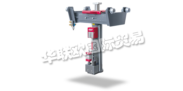 BLITZ于1872年由Matthias Schneider在Schwenningen am Neckar成立，作為精密機(jī)械的維修車間。然而，汽車工業(yè)的增長導(dǎo)致對車輛維修工具的需求增加。因此，他們開始生產(chǎn)汽車千斤頂，電動空氣泵和空氣壓縮機(jī)。