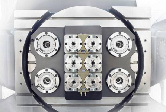 SCHUNK刀具夾持系統(tǒng)對(duì)機(jī)加工行業(yè)產(chǎn)生了前所未有的革命性影響。?模塊化夾持系統(tǒng)借鑒其優(yōu)勢(shì)，它的作用遠(yuǎn)不止于一個(gè)參考基準(zhǔn)，還提供了包括定位、夾持以及接口通用等功能。這種夾持原理如今被認(rèn)為是提高生產(chǎn)效率的最有效的方法之一，廣泛適用于從小型零件到大型零件，從粗加工到裝配應(yīng)用的各種工藝。作為這一技術(shù)的先驅(qū)以及夾持技術(shù)和抓取系統(tǒng)的領(lǐng)導(dǎo)者，SCHUNK始終致力于開發(fā)新的應(yīng)用領(lǐng)域，并在它的模塊化系統(tǒng)中新增了適用于直接夾持工件以及微小型零件的專業(yè)標(biāo)準(zhǔn)模塊。